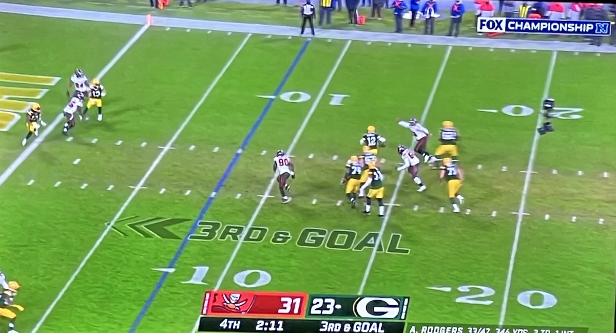 CheetahBallClub's tweet photo. Big time players make big time plays. Aaron Rodgers just had the entire field open and could’ve walked into the end zone and he didn’t. He’d get cut immediately after the game if he were on my team. Winners find a way. Figure it out Aaron. #RollCheetahs #GBvsTB https://t.co/bCE7mRN6Ra