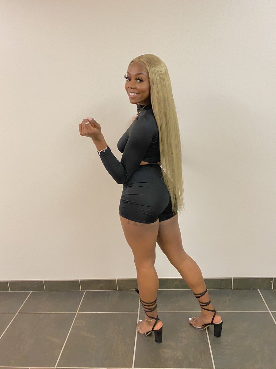 Got tired of playing with dolls, so I grew up to be one🖤