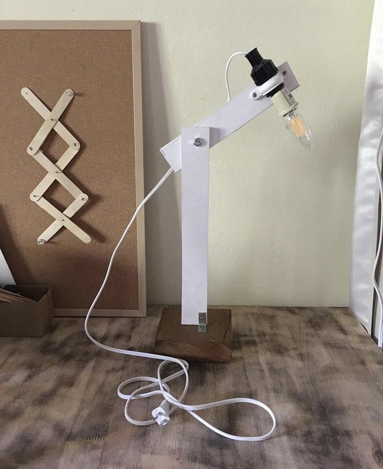 AmritRamharack's tweet photo. I was feeling too cheap to spend $400 on a desk lamp, so I made my own for about $50 #uglylamp #DIY #electronics https://t.co/GeCLXwp6qo