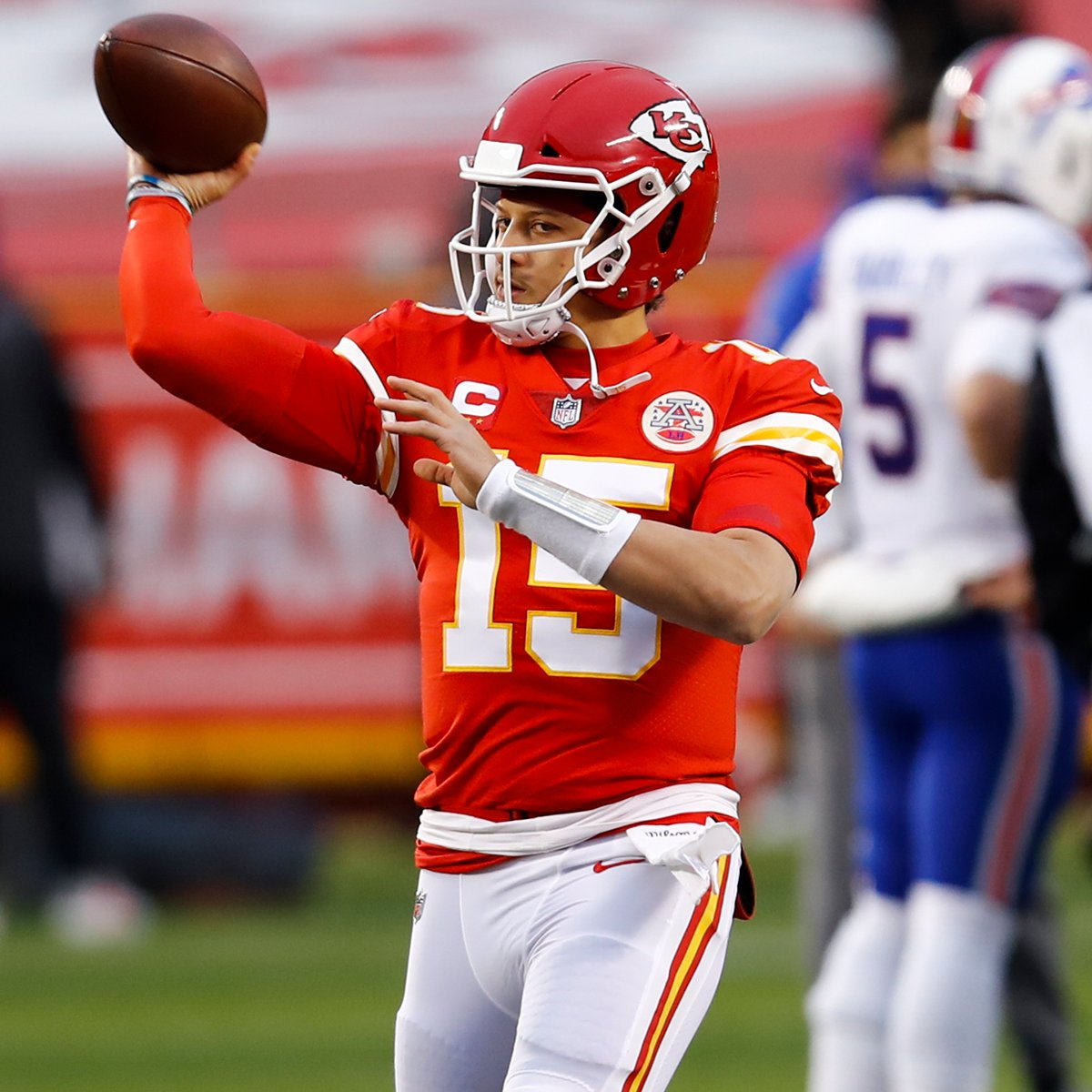 NFL's tweet photo. Winner to the Super Bowl.

The AFC Championship is underway! #NFLPlayoffs 

📺: #BUFvsKC on CBS
📱: NFL app // Yahoo Sports app: https://t.co/RTcXvhOR4u https://t.co/VUBrP7TKeQ