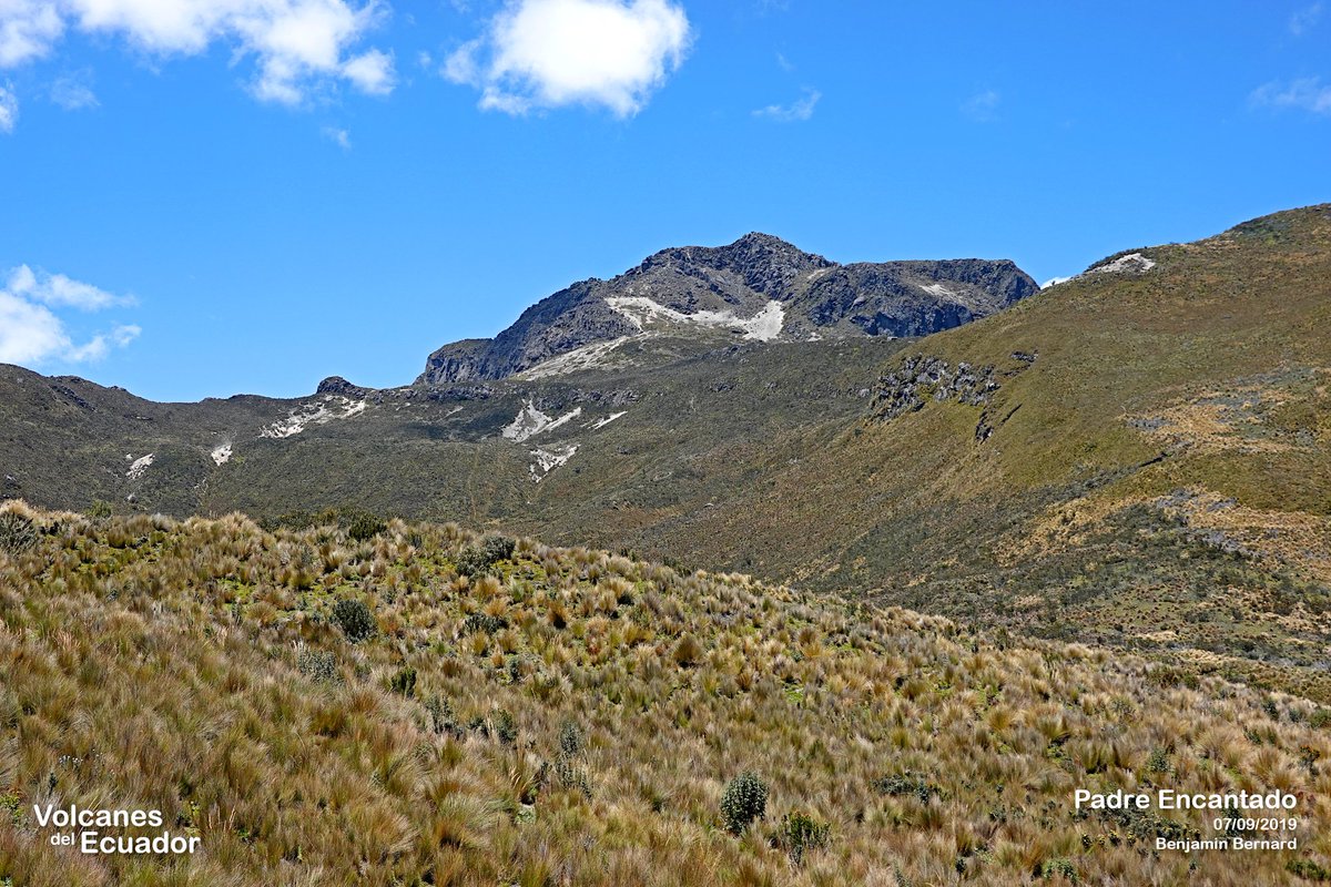 Volcan_Ecuador's tweet photo. El #padreencantado (0.171°S, 78.577°O, 4592 m snm) está formado por una superposición de espesos flujos de lava andesítica y es parte del #rucupichincha. #volcanesdelecuador https://t.co/VZFijAiuqW