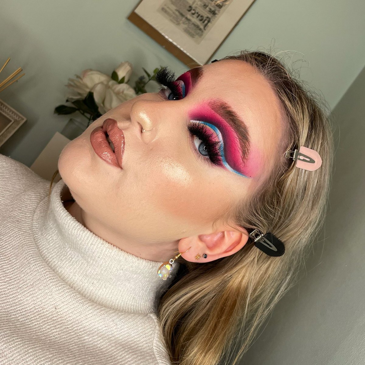 My dreams hands down are <a href="/bperfectcosm/">BPerfect Cosmetics</a> <a href="/samplebeautysb/">SAMPLE BEAUTY</a> and <a href="/MakeupRVLTN/">Makeup Revolution</a> PR 🥺🖤