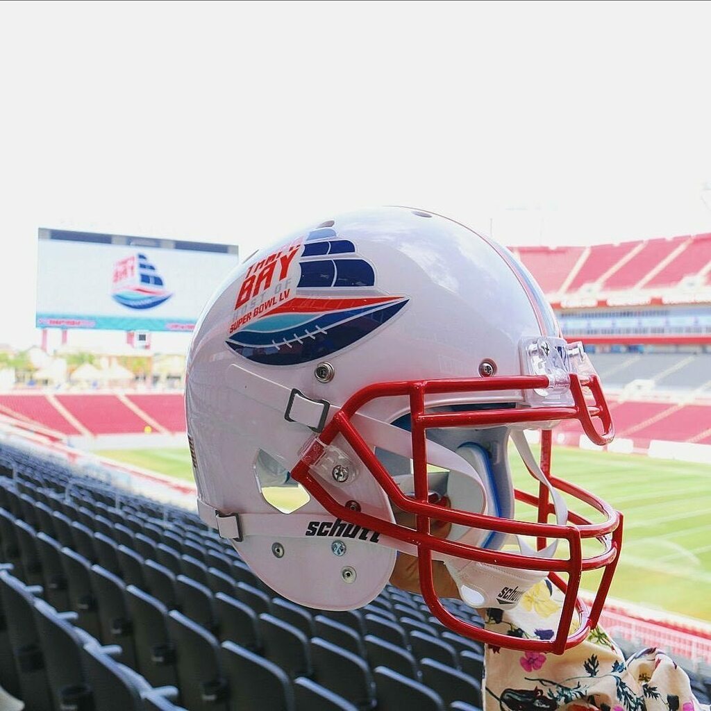 HiddenTampa's tweet photo. #hiddentampa Coming out of (voluntary) hibernation to LITERALLY scream about @buccaneers making history!

🏴‍☠️📷: @cityoftampa https://t.co/4VsJQVLOZi