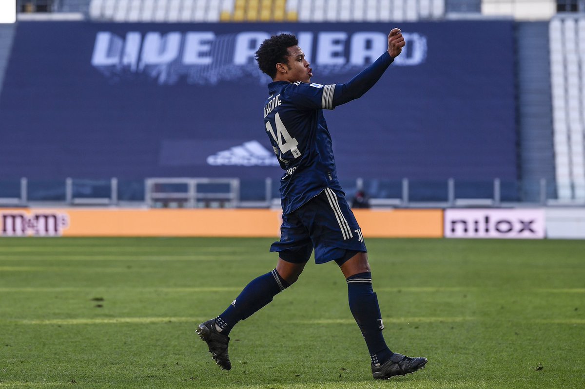 JuventusFC_VEN's tweet photo. Mckennie: "¿Mi celebración fue como el "Zorro"? No, yo tengo tatuado un rayo en honor a Harry Potter, así que fue por eso"

#JuveBologna 2-0 #SerieA https://t.co/iWLq8kLmjn