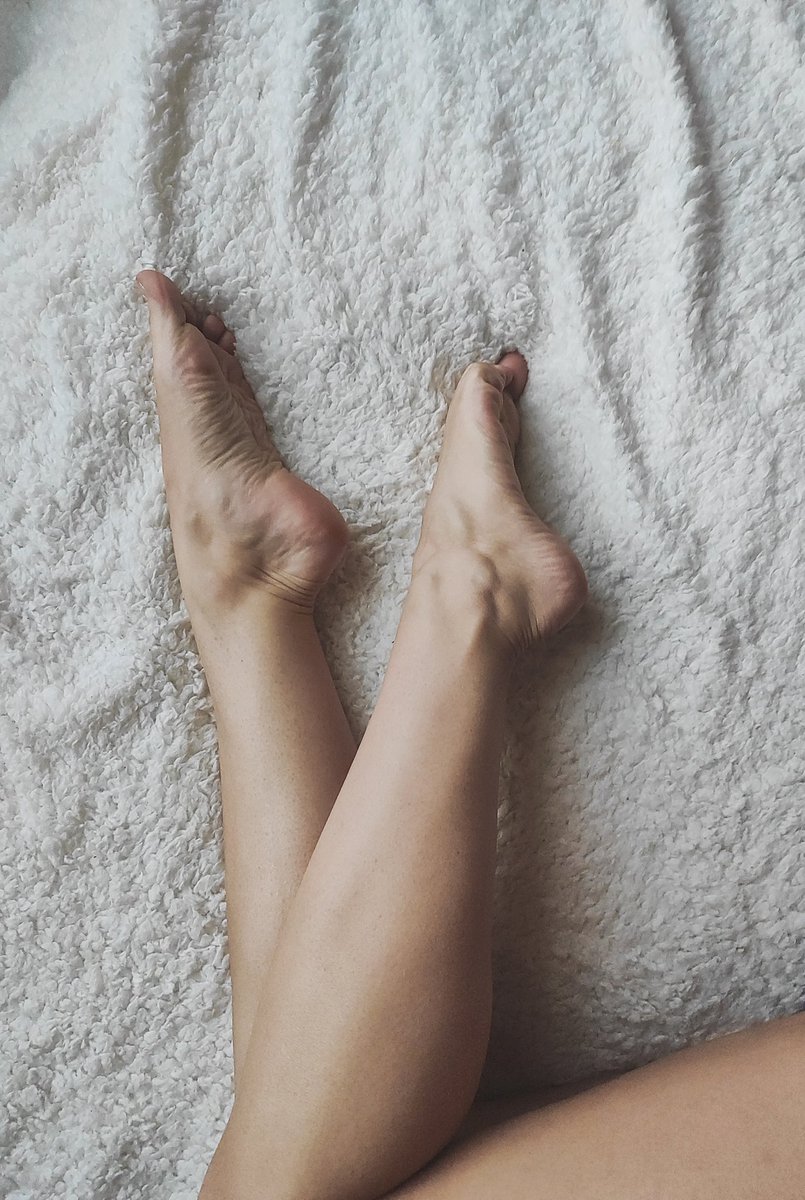 wasabilust's tweet photo. ๐ Arched soles ๐
#followmyfeet #Feet #likemyfeet #lickmyfeet #feetlover #toeslover #toes #arches #piedipiccoli #37size #4ussize https://t.co/MvCHeUa3Ow
