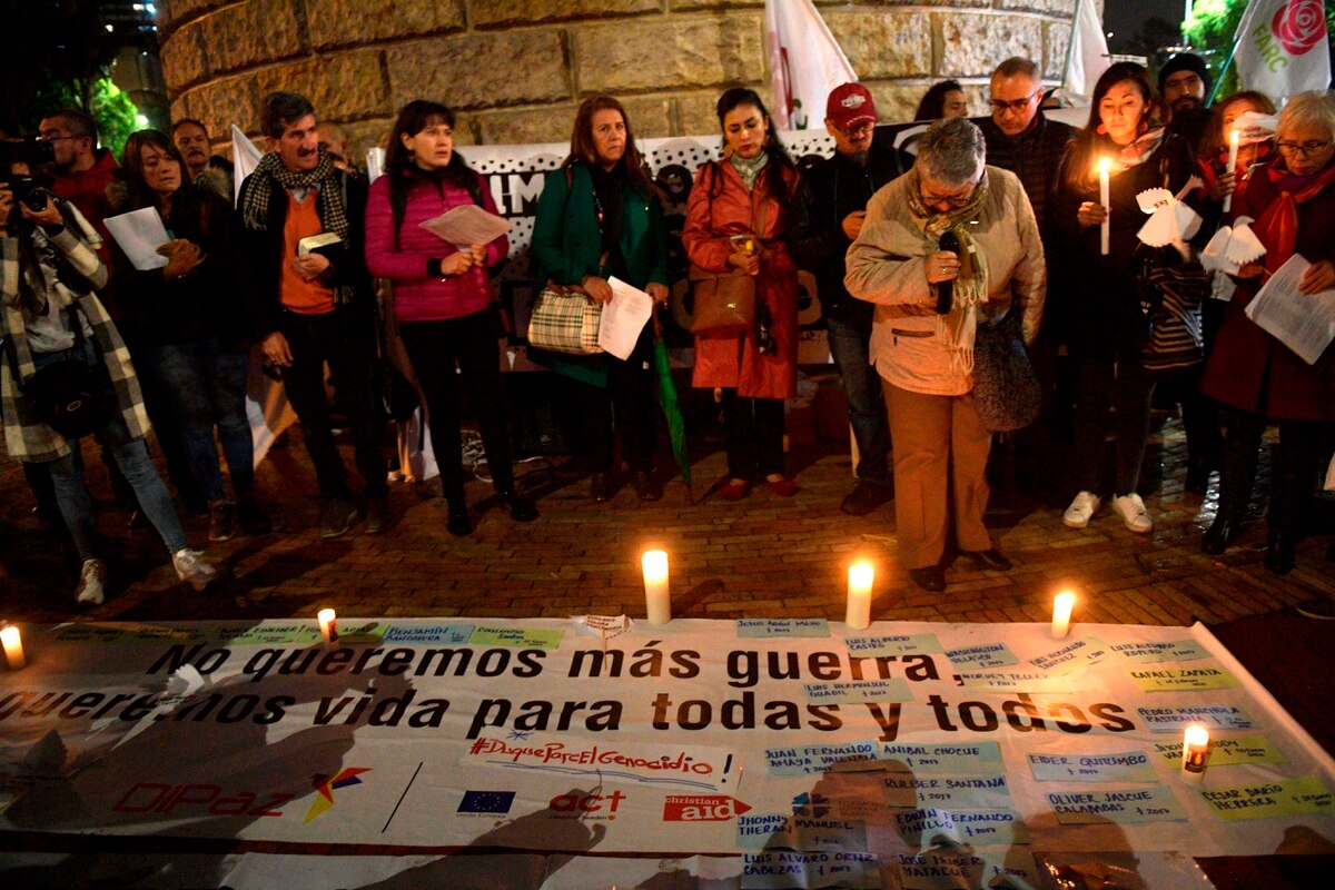 La Nacion On Twitter Farc Entierra Su Sigla De Guerra En Colombia Y Se Convierte En El Partido Comunes Https T Co G47lnus6jp