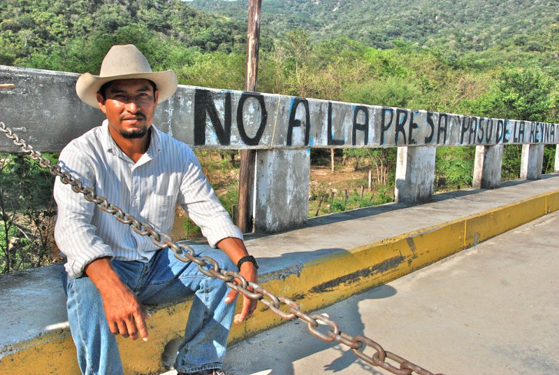 laminuta's tweet photo. Asesinan a Fidel Heras Cruz defensor comunitario de Paso de la Reina #Oaxaca
https://t.co/ouV8CLGgUa https://t.co/3LGnx6EnQ8