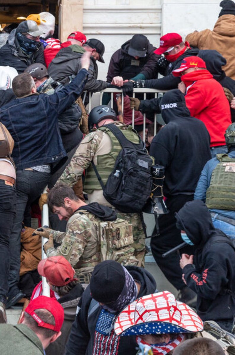 NEW PHOTOS of  #MagnoliaHe was there when the MODC officer was beaten on the stairs. That photo just shows his legs (east/right) but maybe he can be picked up from different footage.In the other, he is going up the stairs, possibly w/ the guy similarly dressed in front of him.