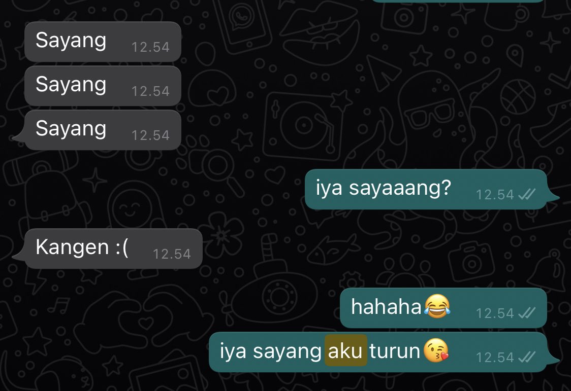 tidaksemampai's tweet photo. aku tuh bucin banget terus dapet suami yg bucin juga, rasanya ahhh mantap💃🏻 https://t.co/atXHzSgdwB