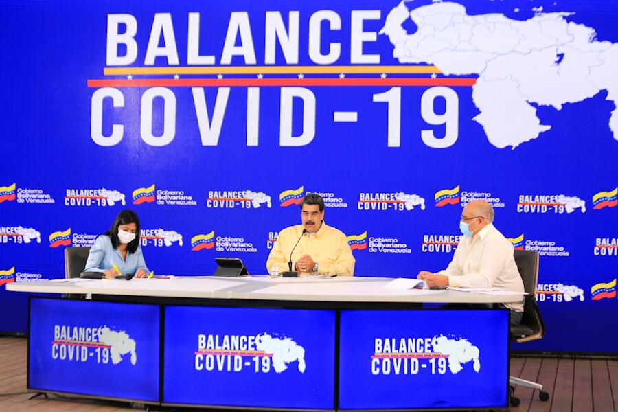 NicolasMaduro's tweet photo. ¡Lo Reitero! Pronto iniciará el puente aéreo para la llegada al país de las primeras 10 millones de dosis de la Vacuna Sputnik V. Además, estudiamos ofertas para la compra de varias dosis más, con el objetivo de iniciar en abril la vacunación masiva y sostenida de la población. https://t.co/PJxTCD3FJ3