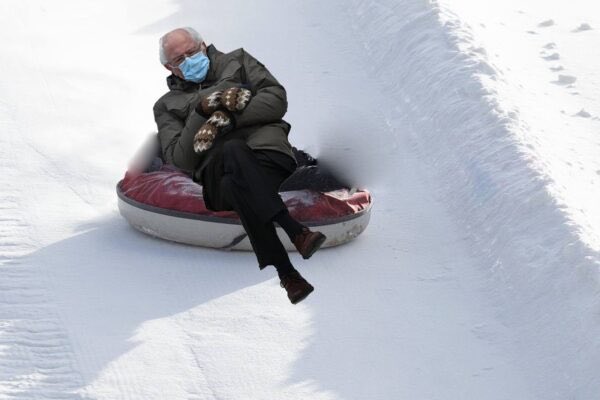 dishonest_abeL's tweet photo. #CSIcouldAlsoStandFor Caught Sanders Innertubing https://t.co/tYIi0a6mss