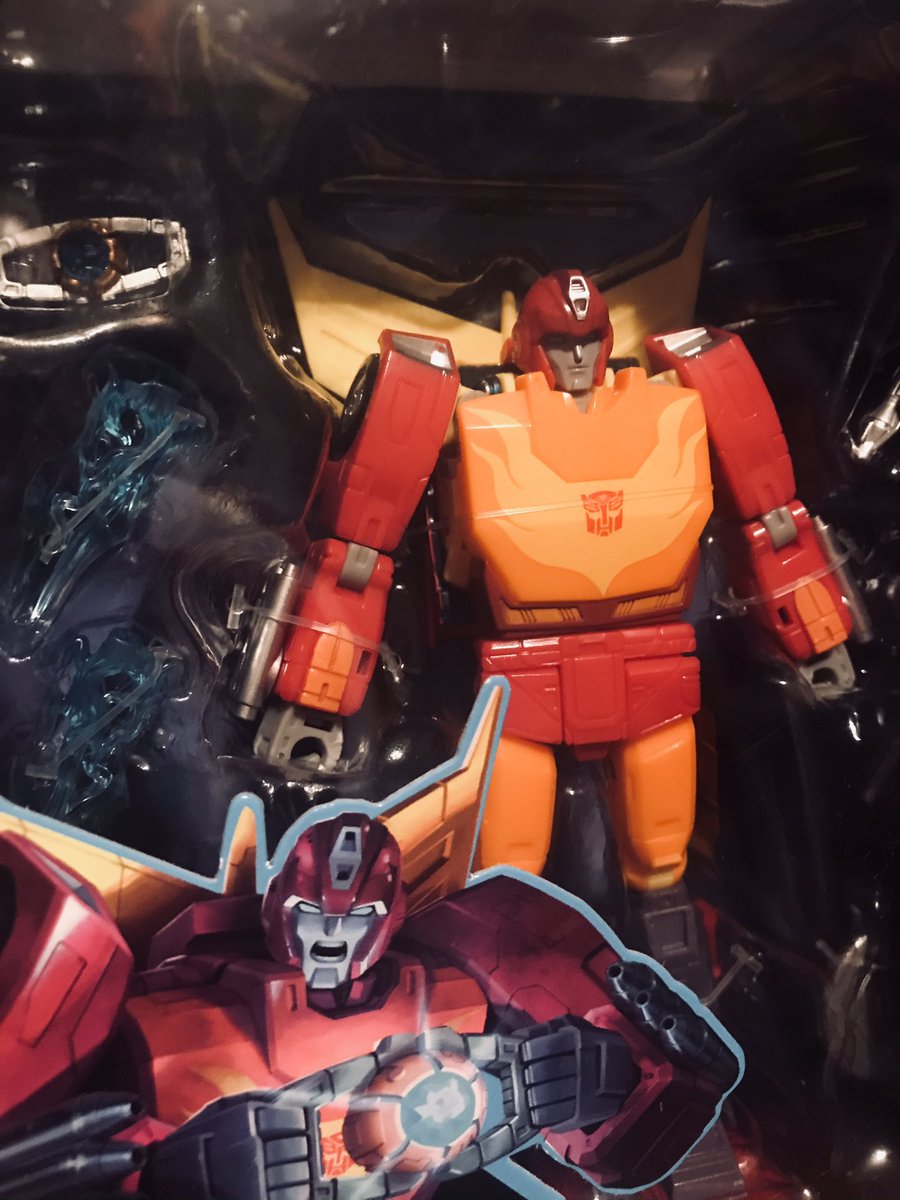 PateeSondra's tweet photo. He’s BEAUTIFUL! Hot Rod has arrived !!!! 
#Transformers  #Hasbro #TransformerMovie #AutoBot #HotRod 
#nerdlife #ToysILove #toycollector #autobotsrollout
Hot Rod : [about the Sharkticons]  We can't hold out forever, Kup, but we *can* give them one *humongous* repair bill. https://t.co/4jqK25U6xJ