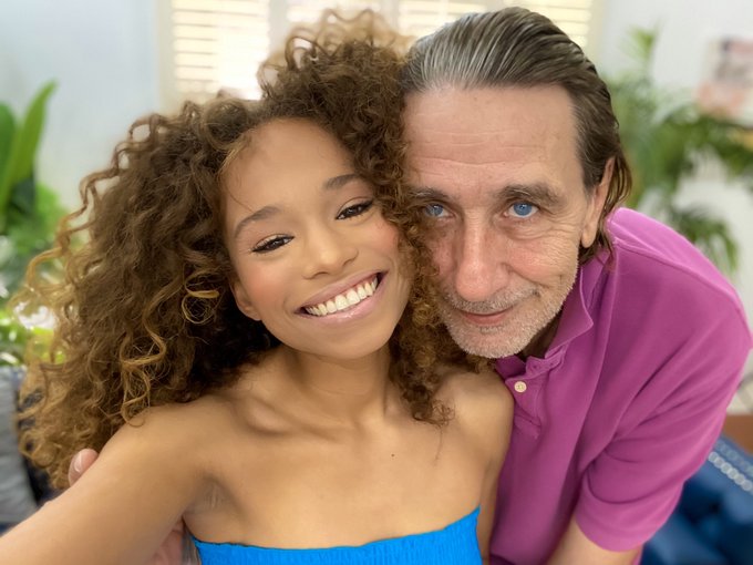 On set with the super sweet and sexy @officialcclionx . I can&rsquo;t wait to finally start the sex. 😇 https://t<a class="tags" href="/tag/officialcclionx">@officialcclionx</a><a href="/tag/gruenen"class="tags"><span>#gruenen</span></a>