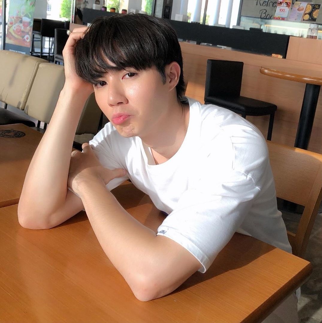 𝙭 𝙯𝙚𝙚𝙥𝙧𝙪𝙠 ()*— 𝙖 𝙩𝙝𝙧𝙚𝙖𝙙.