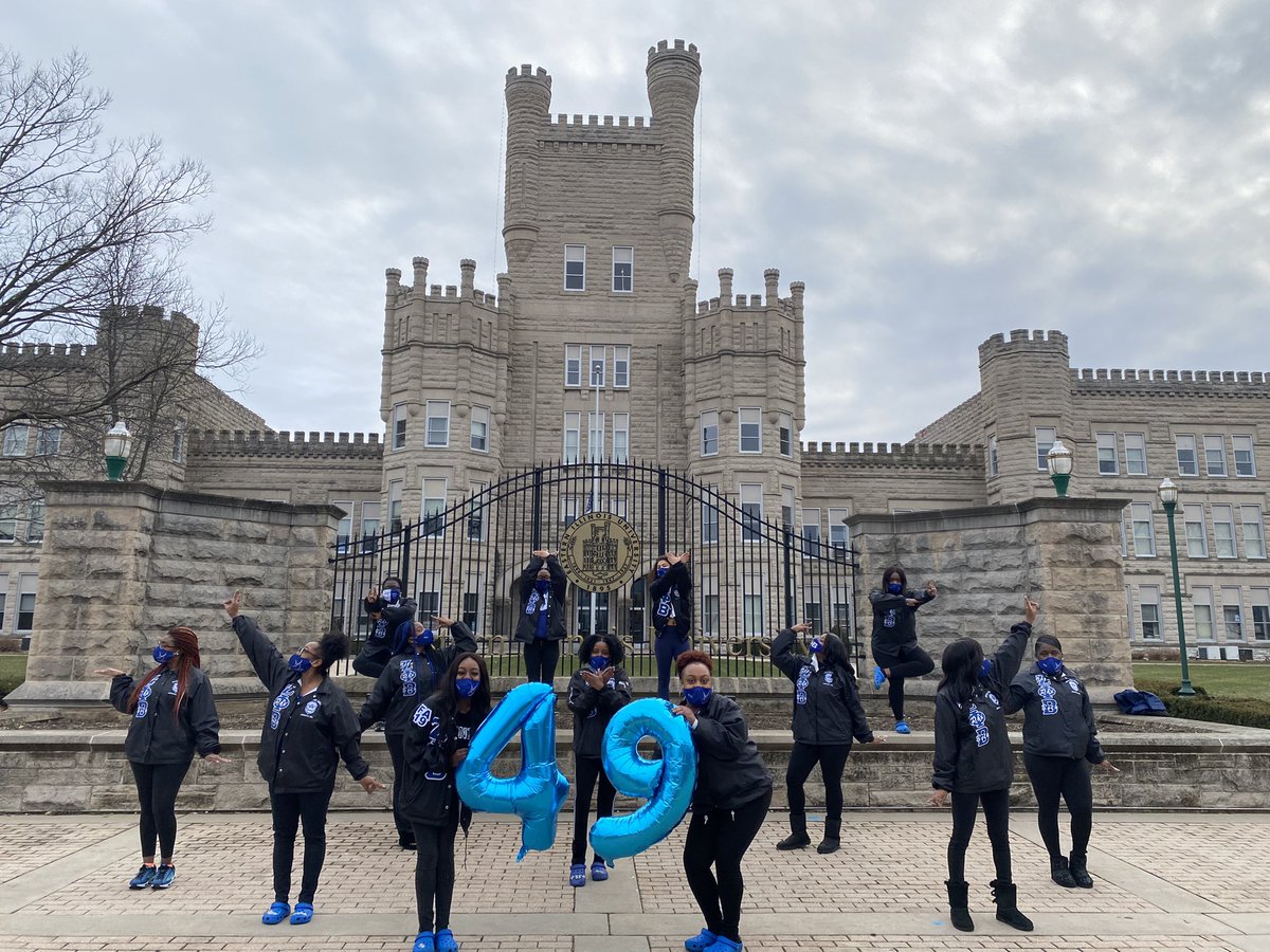 omicrondelta48's tweet image. Thank you EIU for allowing us to serve this campus for 49 years upholding Scholarship, Service, Sisterhood and Finerwomanhood 💙🕊 
#ZetaPhiBeta #OmicronDelta