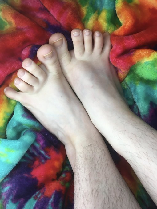 For all my foot boys 😘 i know u just wanna worship your goddesses feet😘 

#footboy #feet #footfetish
