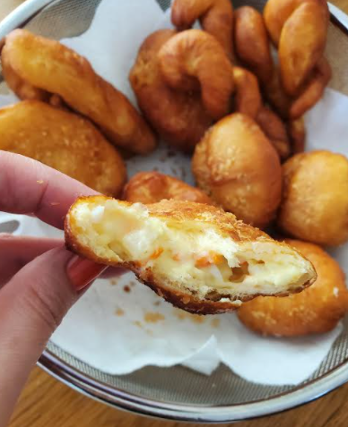WRDSB_mendoza's tweet photo. Students were asked to "make" something delicious for Maker Monday. Here are the pictures I received from this weekend. They include Pierogi Ruskie, Croquetas and California Rolls. #bakerspace #makerspace What should be our challenge tomorrow? https://t.co/t5e53u1RoH
