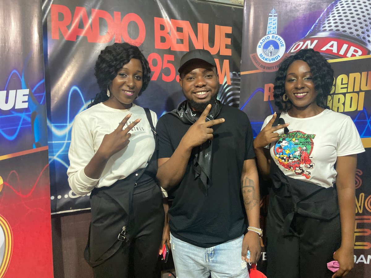 RadioTwins (radio_twins) Twitter