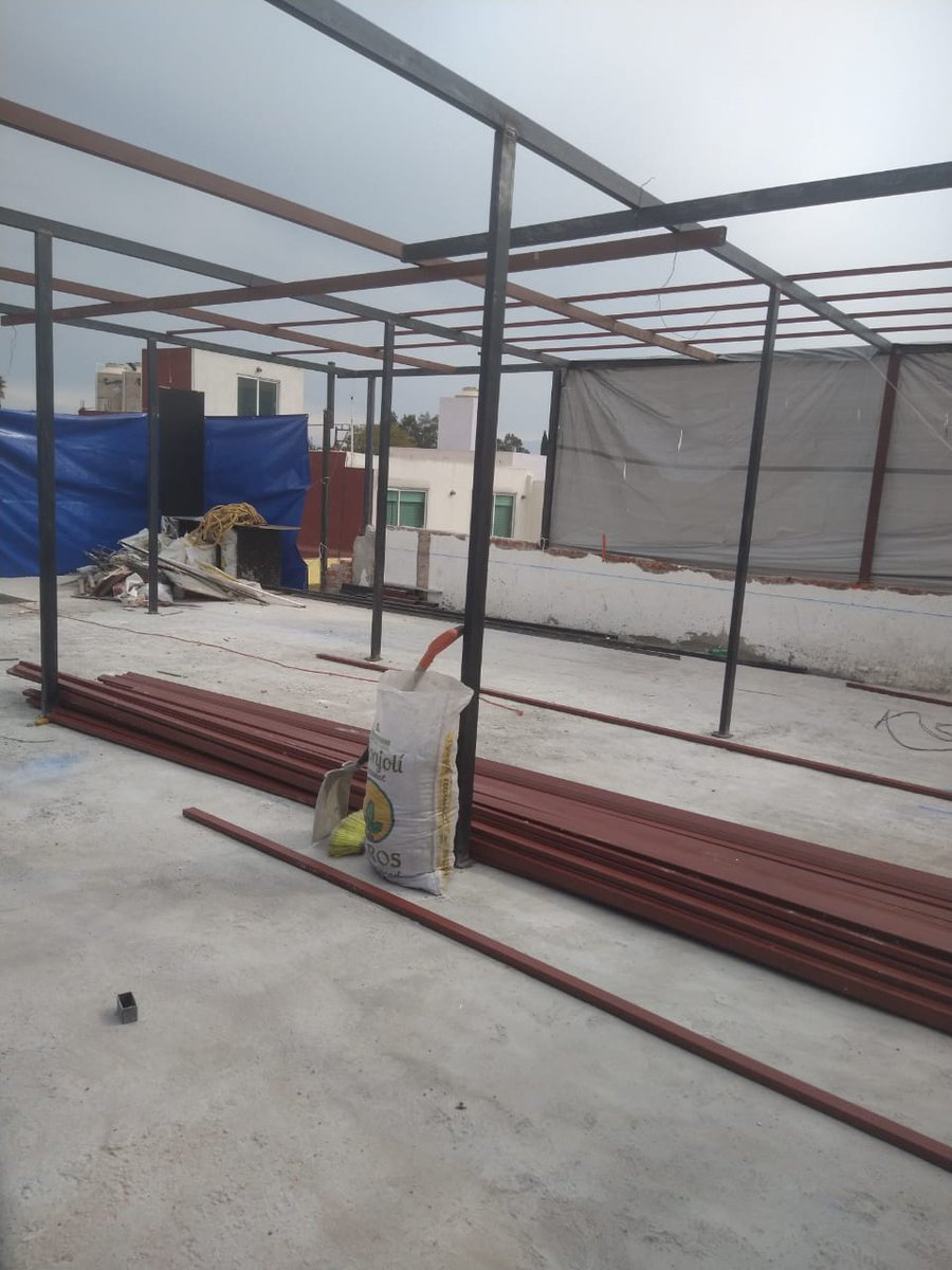 Hay personas que murieron en el #19S #ColegioRebsamen19S esta gente pone una lona valiéndose de una desgracia, tienen sellos de clausura y van por un nivel más ¿hasta cuándo? <a href="/Claudiashein/">Claudia Sheinbaum Pardo</a> <a href="/SOBSECDMX/">Secretaría de Obras y Servicios CDMX</a> <a href="/SGIRPC_CDMX/">Secretaría de Gestión Integral de Riesgos y PC</a> <a href="/PAOTmx/">PAOT</a> <a href="/GobCDMX/">Gobierno de la Ciudad de México</a> <a href="/TlalpanVecinos/">Tlalpan Vecinos</a> <a href="/MeyerFalcon/">Román Meyer Falcón</a> <a href="/elsoldelomas/">El Sol de Lomas</a>