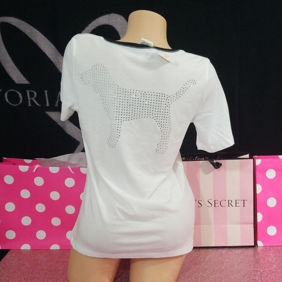 nicole_gans_'s tweet photo. So good I had to share! Check out all the items I'm loving on @Poshmarkapp #poshmark #fashion #style #shopmycloset #lf #victoriassecret: https://t.co/urhjbguGm6 https://t.co/X16SVSMk8K