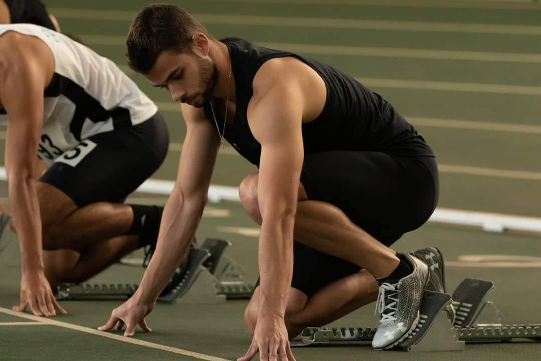 btoae's tweet photo. Me alegra mucho ver que uno de los escenarios más lindos y útiles que dejó #Cocha2018 se este utilizando. Además ver a Bruno Rojas recuperado rompiendo récords nacionales en 60m(6.92) Y en 200m(21,77) En damas Lety Arispe tb fue récord en 200m(25,6)
#Atletismo
#Indor
#Bolivia https://t.co/7mCU8jm0G9
