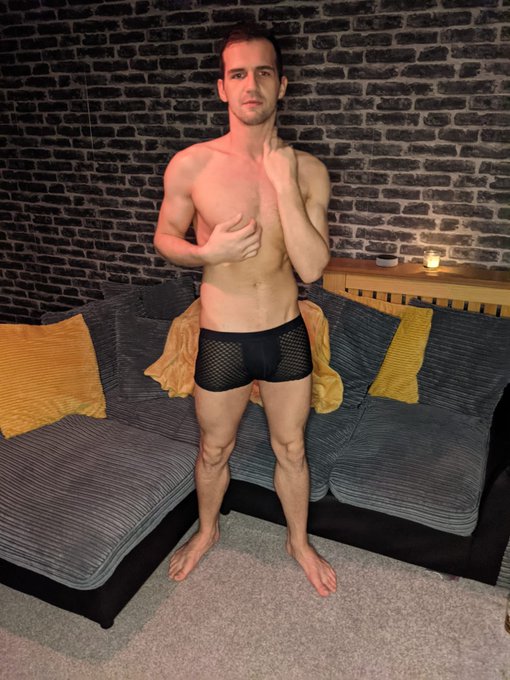 2 pic. https://t.co/OIQ3O4WEvr
See why i've made the top 20% onlyfans in my first 2 weeks ?? uncensored