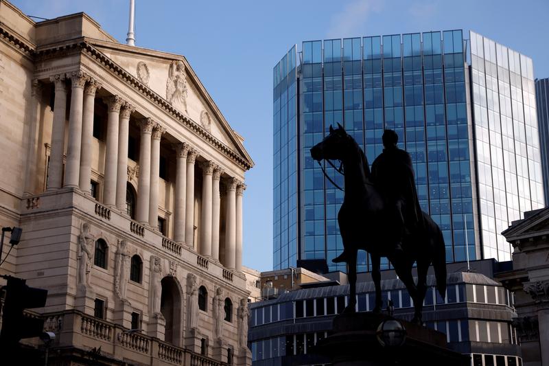 ReutersBiz's tweet photo. Bank of England told to stop buying 'high carbon' bonds https://t.co/5bsk5BFg11 https://t.co/ezgkXrDmmY