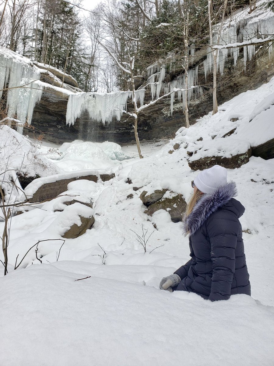 TwoTiMes26's tweet photo. Winter beauty in New York 🥶 #tinkerfalls #cny #frozenfalls https://t.co/n6jARAfe3U