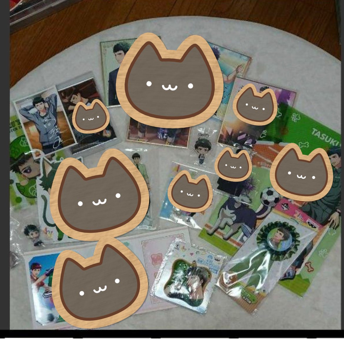 peachieepie's tweet photo. more tasuku merch! these have already been purchased so i’m just waiting for them to arrive in the warehouse. 

payment 1: $2/each (includes intl shipping, due when items arrive to me)
payment 2: shipping to you!

US based, can ship internationally!

ty @A3__goods @Veludo_Merch ! https://t.co/8FqtXAqpK1