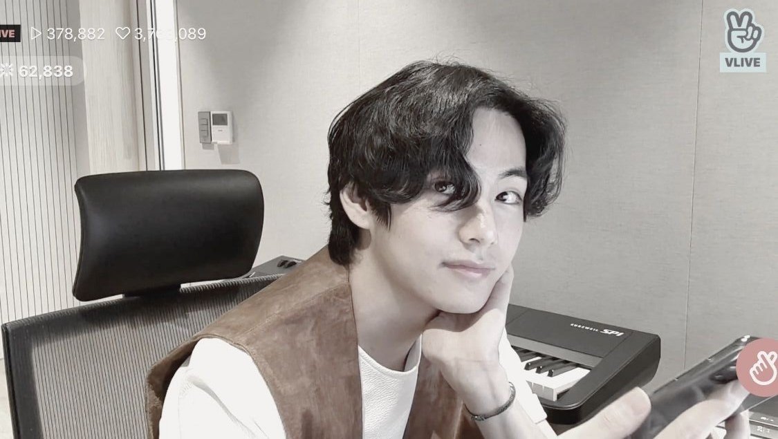 hi guys, i'm dero baru bikin akun twit. so ada yang mau temenan? 

mutualan, rt or like 
fambest, dm

#RoleplayIndonesia #roleplayerindo #roleplayerkpop #roleplayaccount #roleplayerworld #roleplays #mutualan