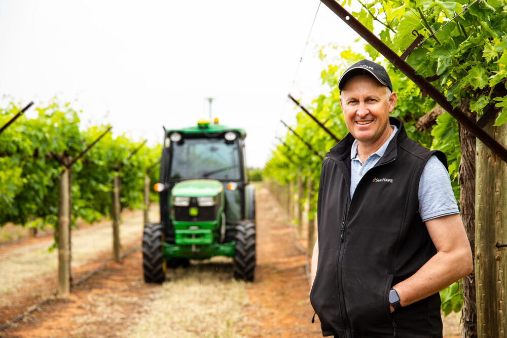 australiahqj's tweet image. [Job Story] John Deere Connected Technology Supports SuniTAFE SMART Farm Activity #5085GFTractor #Australia #DiagnosticTroubleCodes #Farming #Generation4CommandCenter #Haeusler #JDLink #jobstory #johndeere #JohnDeereConnectedSupport #precisionfarming

australiahqj.com/?p=172753