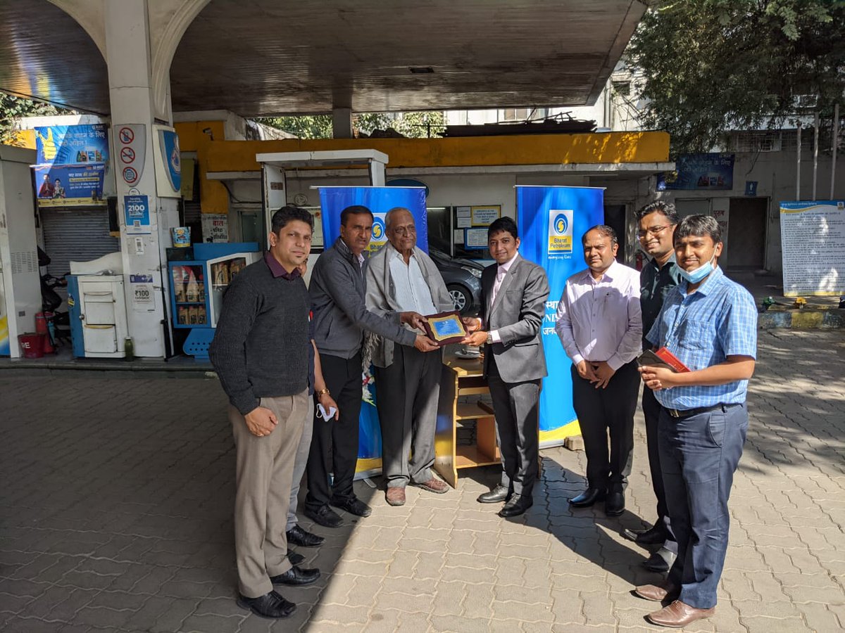 BPCRetailindore's tweet photo. #FoundationDay #Celebration #sapphire anniversary celebration #45YearsOfBPCL *acknowledged contribution of channel partners*
@BPCRetailindore @BPCLRetail @rakeshsinhabpc @AdityaM8122 @priyadarsheepan https://t.co/WaezEkd0U1