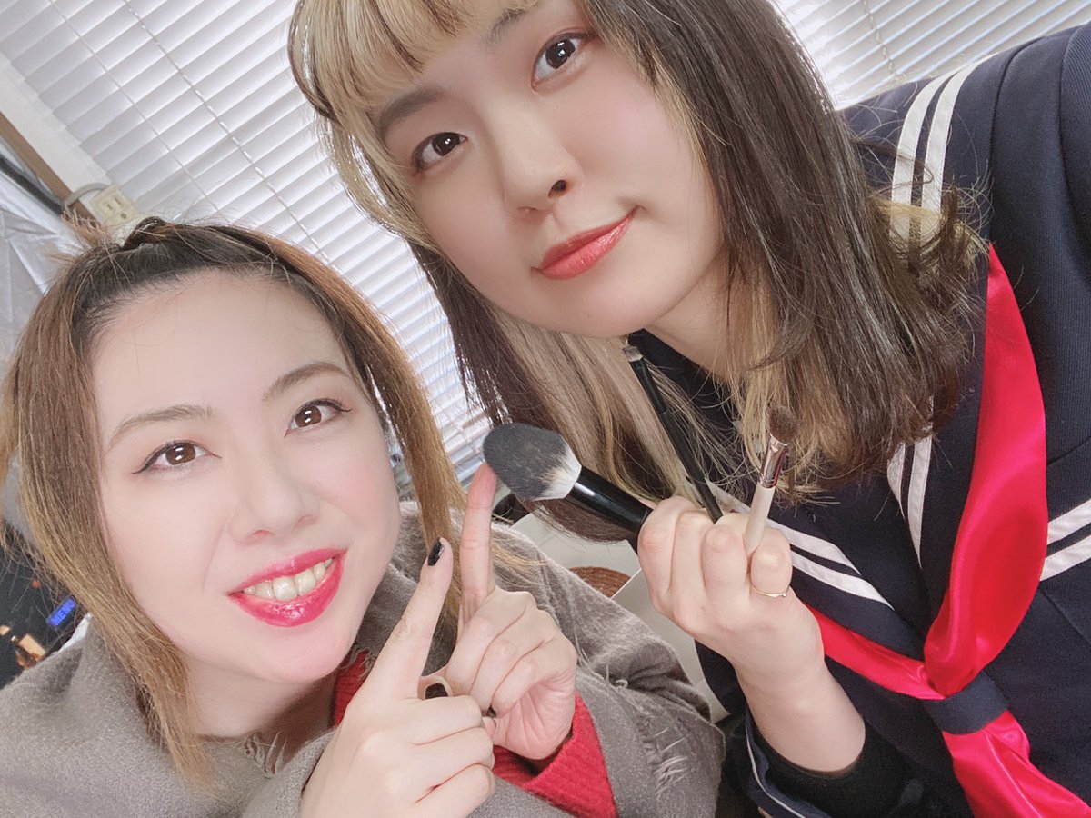 harashi_'s tweet photo. #瓶底のマクガフィン
の、思い出
とにかく小沼ちゃんに甘えたぞい。サロンドヲヌマを予約して毎日メイクしてもらいました(大女優��)！ありがとう！
あと、皆で焼肉に行った！幸せな時間だった…（写真無し）突然遊佐さんが彩、って呼んできたので自分の名前が彩だったことを思い出しました。感謝(笑) https://t.co/3taJuEw5ml