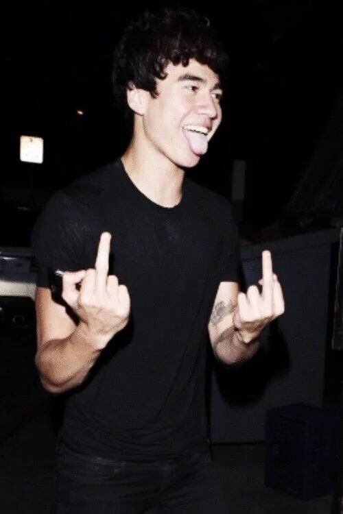 Happy Birthday Calum Hood  I kinda fucking love you <3 