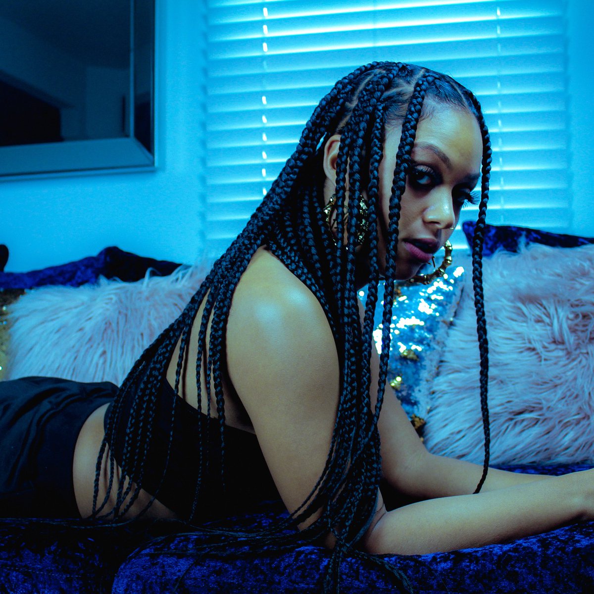 bahjarodriguez's tweet image. i can’t wait for you guys to hear this new music and see this new content I got for y’all! I know I love super quiet but it’ll all make since soon! In the mean time, stream #HoldYouOver 🖤🤞🏾✨