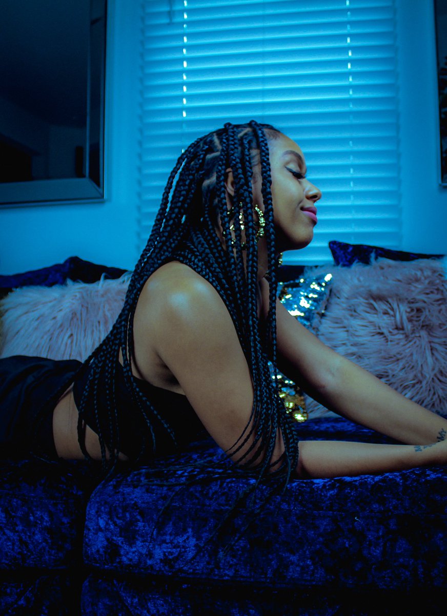 bahjarodriguez's tweet image. i can’t wait for you guys to hear this new music and see this new content I got for y’all! I know I love super quiet but it’ll all make since soon! In the mean time, stream #HoldYouOver 🖤🤞🏾✨