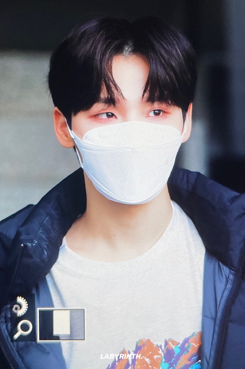lostinwoong's tweet photo. 210125 프리뷰 

#AB6IX #에이비식스 #전웅 #JEONWOONG https://t.co/dfhY0LfcEt