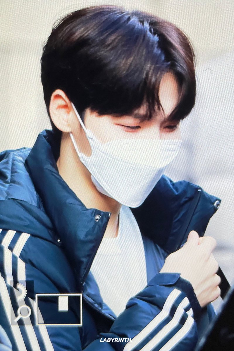 lostinwoong's tweet photo. 210125 프리뷰 

#AB6IX #에이비식스 #전웅 #JEONWOONG https://t.co/dfhY0LfcEt