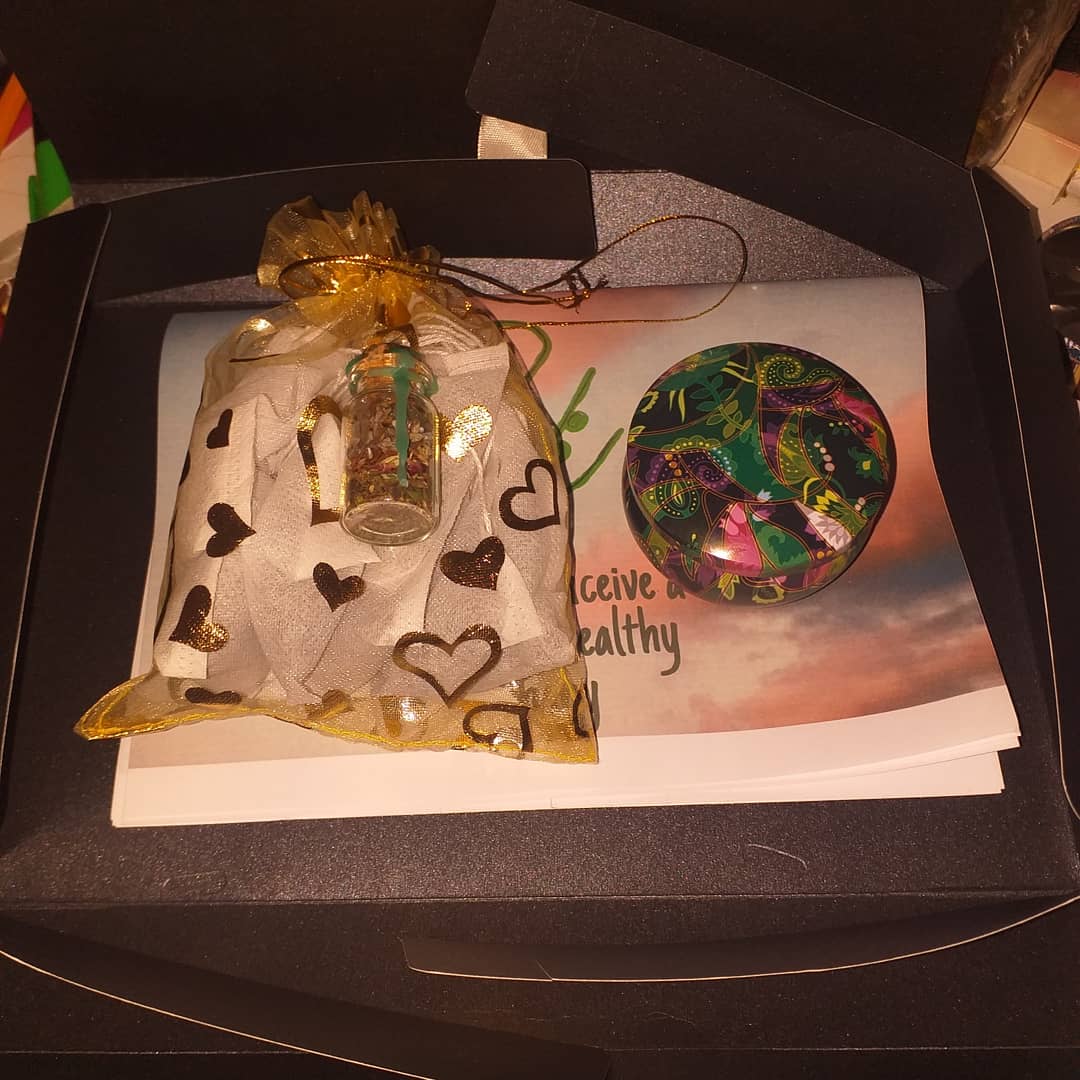 Emzel83's tweet photo. Spell giftboxes going out tomorrow 🧙‍♀️ includes spell jar, candle, works supply handblends tea and affirmation card with sigil 🔮
#greywitch #spellbox #spellcaster https://t.co/M9eHUsdF0X
