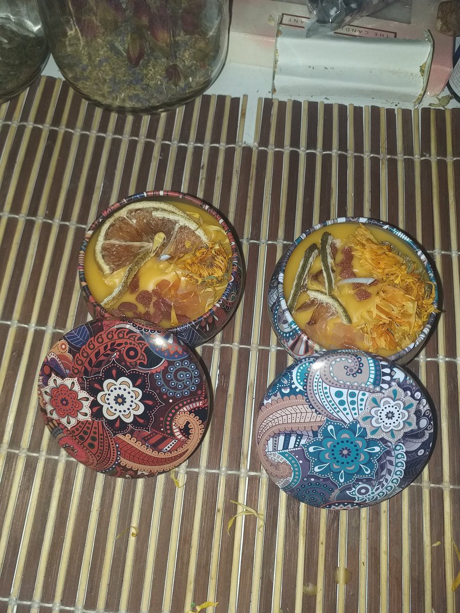 Emzel83's tweet photo. Handmade candles 🧙‍♀️
#greywitch #intentcandles #divascauldron #handmade https://t.co/eDk9ewClwv