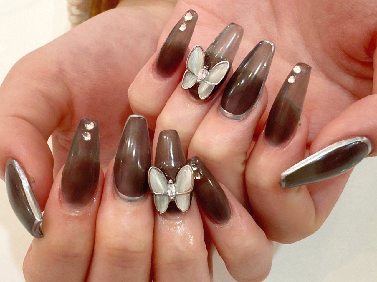 Nailsgogo 渋谷 ネイルサロン Nailsgogo ネット予約 T Co Pjrbh5rlbe インスタ T Co Gmbqsa2d9y ネイル 担当 ゆさ ちょうちょネイル 蝶々ネイル シースルーネイル 黒ネイル ありがとうございました 渋谷ネイルサロン 派手