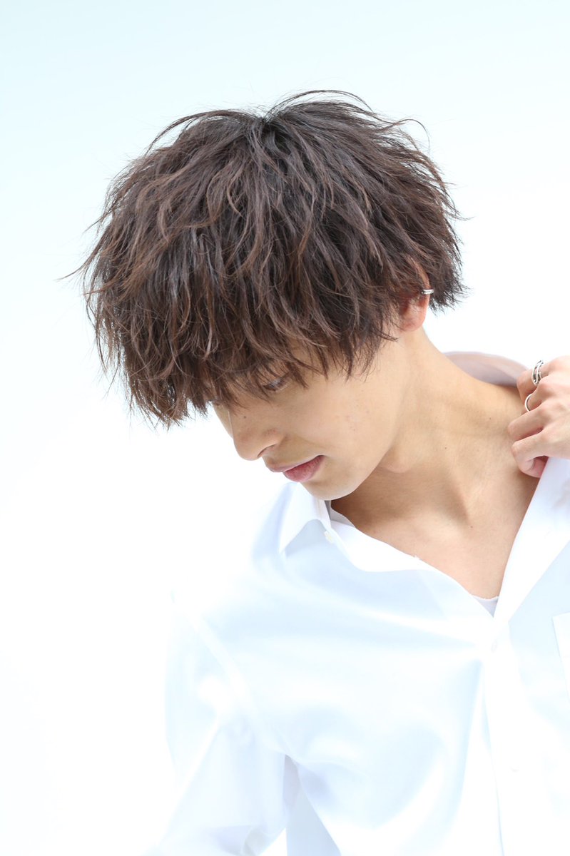 Lipps リップス 美容室 Lipps大宮annex Sara 大宮店で人気のツイストパーマ スパイラルパーマです ツイストパーマで無造作質感を 人気のマッシュスタイルにパーマをかけて簡単にスタイリングが出来ます ドライワックスで握って散らすだけで