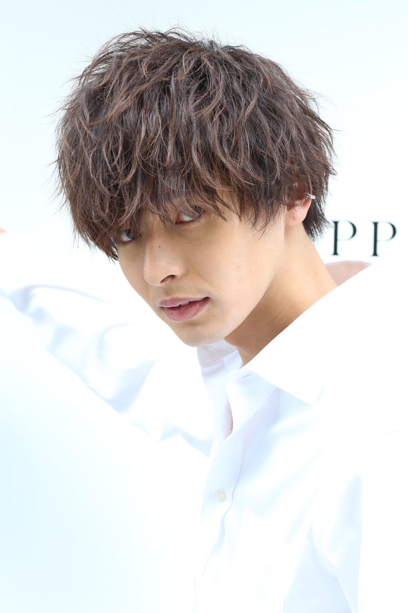 Lipps リップス 美容室 Lipps大宮annex Sara 大宮店で人気のツイストパーマ スパイラルパーマです ツイストパーマで無造作質感を 人気のマッシュスタイルにパーマをかけて簡単にスタイリングが出来ます ドライワックスで握って散らすだけで