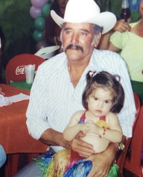 Mi abuelo es el &uacute;nico hombre que jamas me va decepcionar, ojal&aacute; dios me quiera prestar muchos a&ntilde;os m&aacute;s