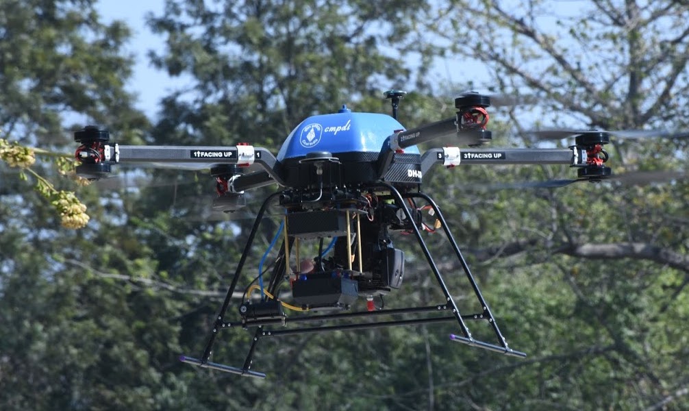 CoalIndiaHQ's tweet photo. Shri. Pramod Agrawal, Chairman, CIL witnessed a live demonstration of CIL's drone procured by CMPDI. Drones using LiDAR sensors will help in volumetric measurements of excavation, OB dumps, coal stocks, UG mine fire, ortho-photo mosaic of plantations, settlement mapping etc. https://t.co/R516jfTOSt