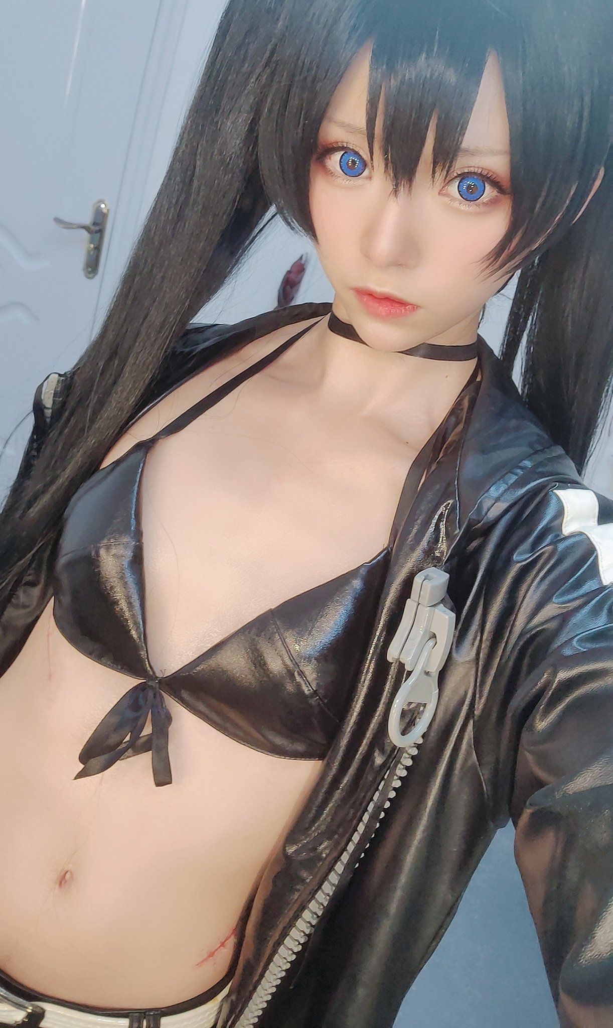 画像,#ブラック★ロックシューター #cosplay  #BLACK★ROCKSHOOTER 時代の涙💙💙💙 https://t.co/qD4sV7Of3N…