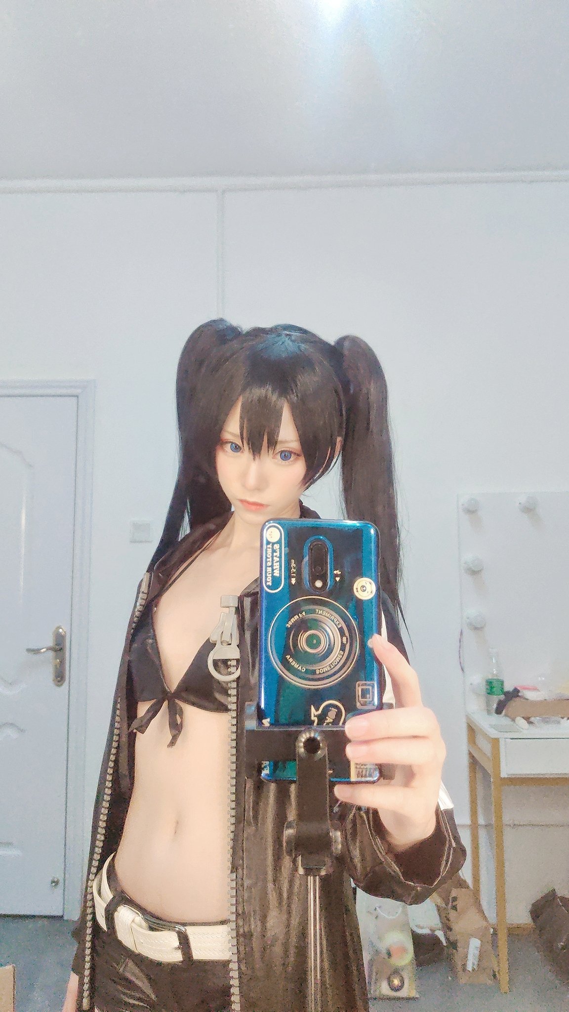 画像,#ブラック★ロックシューター #cosplay  #BLACK★ROCKSHOOTER 時代の涙💙💙💙 https://t.co/qD4sV7Of3N…