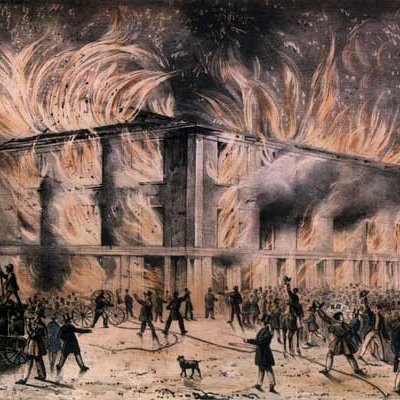 This is the Pennsylvania AntiSlavery Society in 1851.You might recognize Lucretia Mott, front row in the bonnet, between her husband James and Robert Purvis. But who are the other women? And why is this building on fire? Long thread.