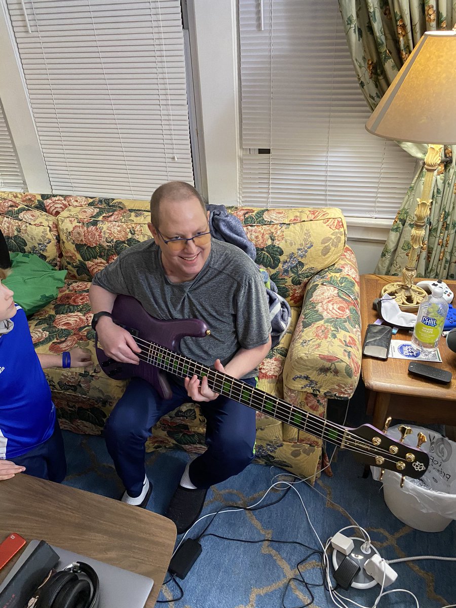 OpaSpangler's tweet photo. @Skyduck64 Can’t play a bass at all but.....had to buy it!!!!! https://t.co/nvsV3jQbDj
