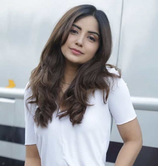 Princess_sammu's tweet image. Gud Morning Pullaingos 💚🤍

Have A Magnificient Monday guys 😍🤗

Ennaya unga family oruthiya nenachu bday countdown panna aneyvarukkum rommba zanx😍🙏😇 mnz aloot❤️
God bless u all😍🤗
Luv u al❤️🌺

#MasterFilm   #BlockbusterMaster #MasterTheGlobalTopper 
#Master @actorvijay ❤️